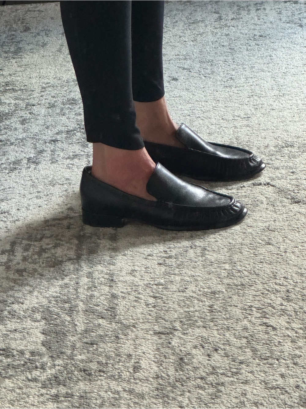 Vince Black Leather Loafers Minimal Slip On Size 8.5